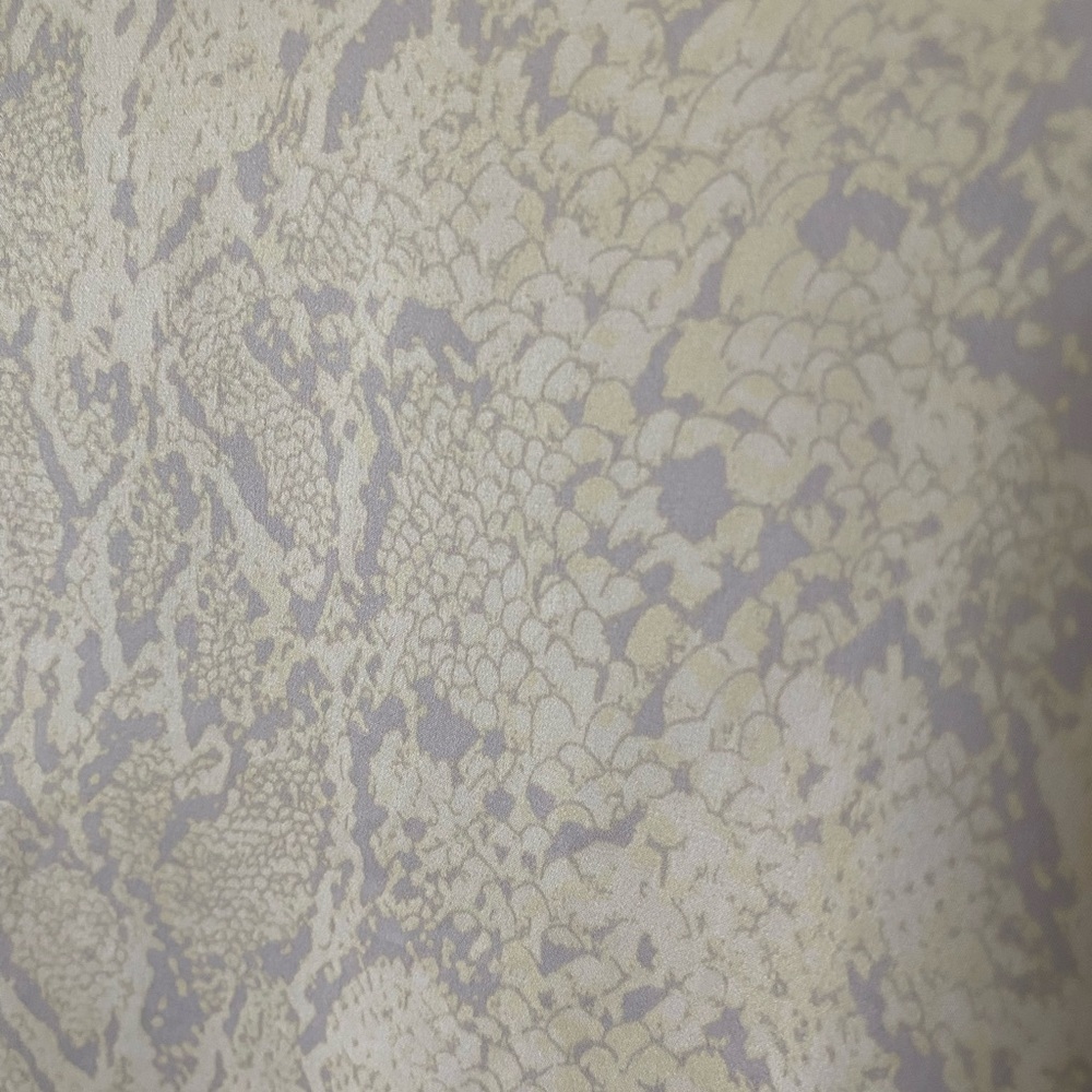 RAILS Pearl Top 100% Silk Boa Cream Snakeskin Print Blouse Size Small - Picture 5 of 8